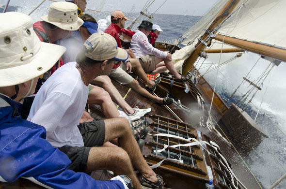 Die Mary Rose und ihre Crew bei der Antigua Classic Yacht Regatta