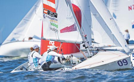 Auf den Punkt. Lara Vadlau und Lukas Mähr nutzten die erste Gelegenheit, Österreich in der 470er-Klasse für die Spiele zu qualifizieren