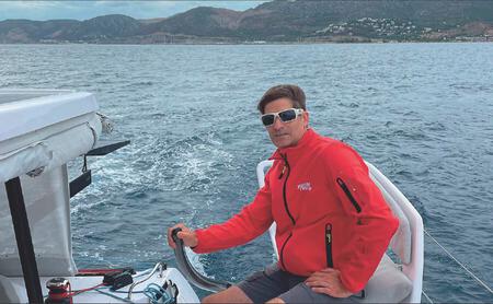 Bild: Roland Duller Ob J/70 am Traunsee oder 50-Fuß-Kat vor Barcelona: Pinne geht immer, vor allem wenn man vom Jollensegeln kommt