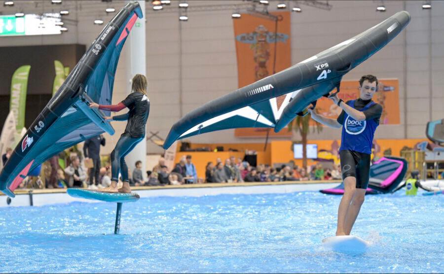 Auf der boot Düsseldorf stand die Halle 17, einst Hochburg der Segelyachten, ganz im Zeichen von Trendsportarten wie Wingfoilen & Co.