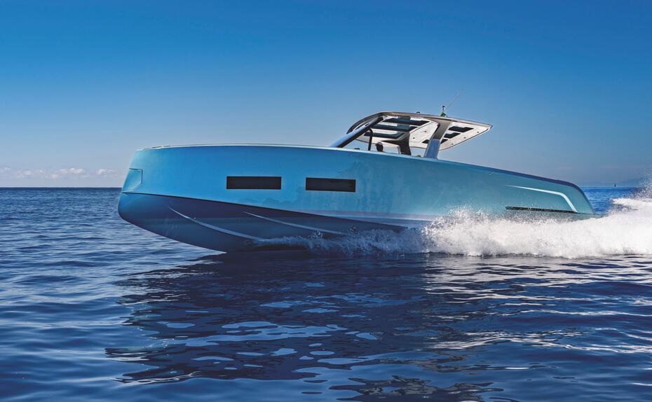 Mediterrane Atmosphäre. Fahrspaß und Eleganz an der Côte d’Azur – mit 3.777 Umdrehungen/Minute und 35 Knoten 