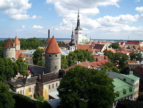 Die Hauptstadt Tallinn verfügt über eine moderne Marina und ist idealer Ausgangspunkt für einen Estland-Törn