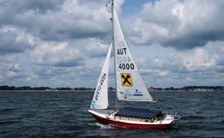 Das ASV Roboat ist auf der Ostsee unterwegs um einen Rekord im Robotersegeln zu brechen