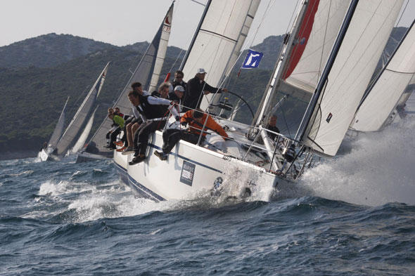 Bei der BMW Hochseemeisterschaft treffen die Stars der Olympiaszene auf die besten Hochsee-Segler des Landes