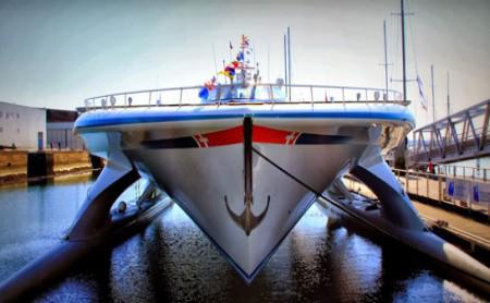 Die PlanetSolar dient Archäologen in griechischen Gewässern als Plattform