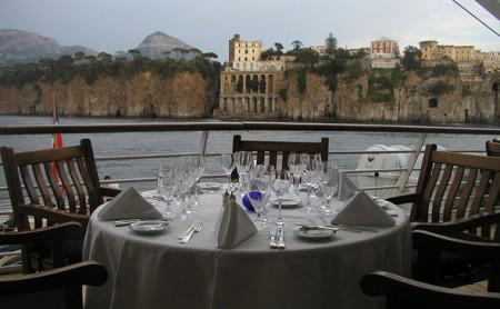 Der SeaDream Yacht Club bietet Weinliebhabern vier verschiedene Weinreisen, inklusive eines speziellen Weinseminars, an