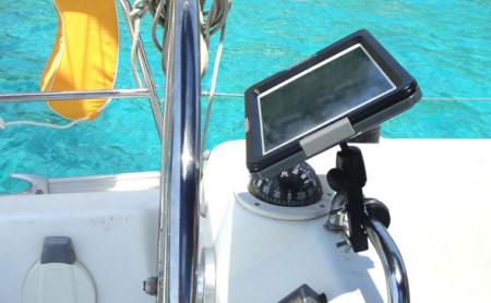 Mit dem Tablet lebt es sich an Bord besser ¿ vorausgesetzt man hat einen verlässlichen Wasserschutz