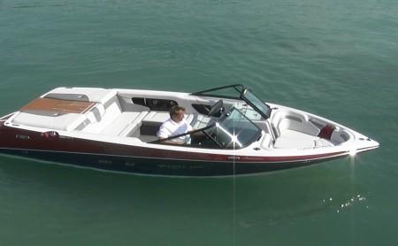 Die Hülle kommt von der Nautique, der Antrieb von Ortner Boote