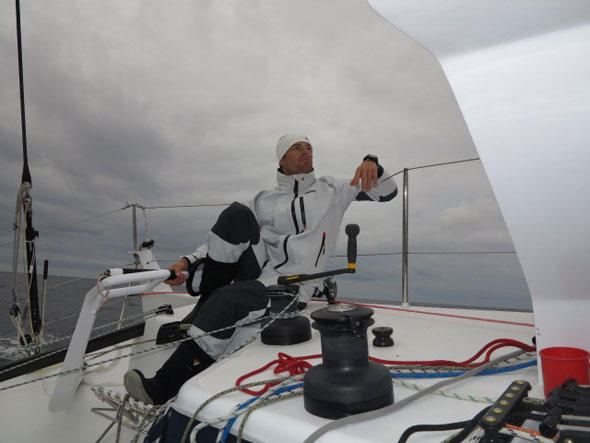 Nico Delle Karth steuert Vaquita in der irischen See Richtung Fastnet Rock