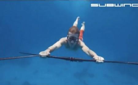 Wie ein Fisch im Wasser: Mit dem Subwing kann man sich unter Wasser hinter Booten nachziehen lassen