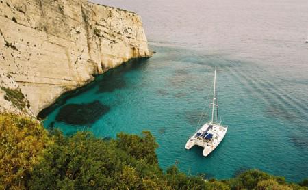 Mit einer günstigen Yacht von Ecker ins Traumrevier der Ionischen Inseln, zum Beispiel nach Zakynthos