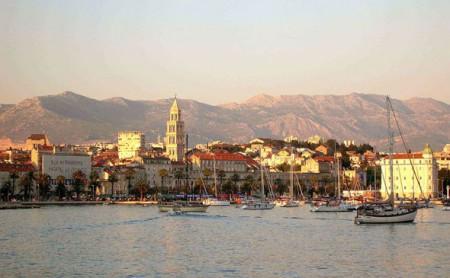 Die Traditionsregatten Mrdulja und Viska starten jeweils in Split. BavAdria hat für die Teilnahme ein attraktives Paket anzubieten