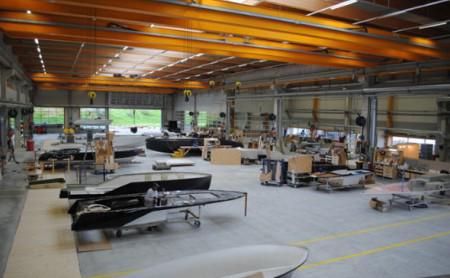 Die neue Frauscher-Werft in Steyrermühl wurde zwei Jahre lang geplant und nun eröffnet. Das Firmengelände umfasst 35.000 Quadratmeter, die verbaute Fläche 3.000 Quadratmeter