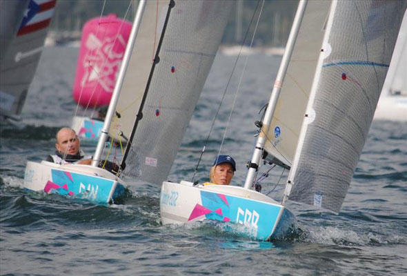 Die Klasse 2.4mR wurde von weiblichen und männlichen Solisten bei den Paralympics 2012 gesegelt