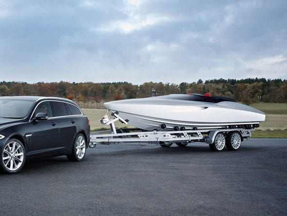 Sehr fesch: Das Jaguar-Speedboot. Leider nur eine Design-Studie