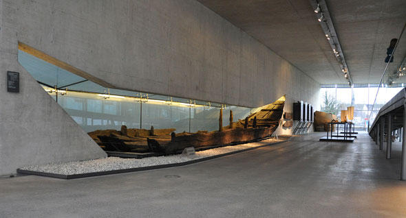 Dieser Lastkahn von beeindruckender Größe ist im Archäologischen Landesmuseum in Konstanz ausgestellt