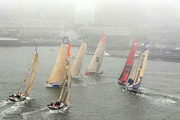 Sichtbehinderung durch Nebel beim Start zu siebenten Etappe vor Boston