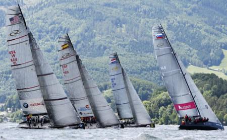 Team Cereef mit Paul Cayard als Taktiker vor dem Feld
