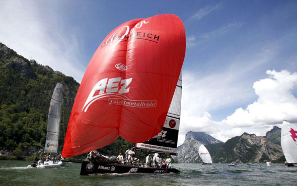 Team Austria stellt sich beim Malcesine Cup am Gardasee neuerlich der Herausforderung, gegen die besten Matchracer der Welt zu segeln