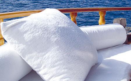 Arbeitsplatz von JDM auf einem türkischen Luxusgulet. Wehe, wenn man mit der Augenbraue zuckt!