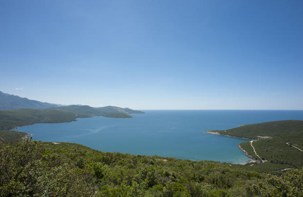 In dieser noch völlig unverbauten Bucht soll eine Ferienwohnanalge und eine Marina gebaut werden