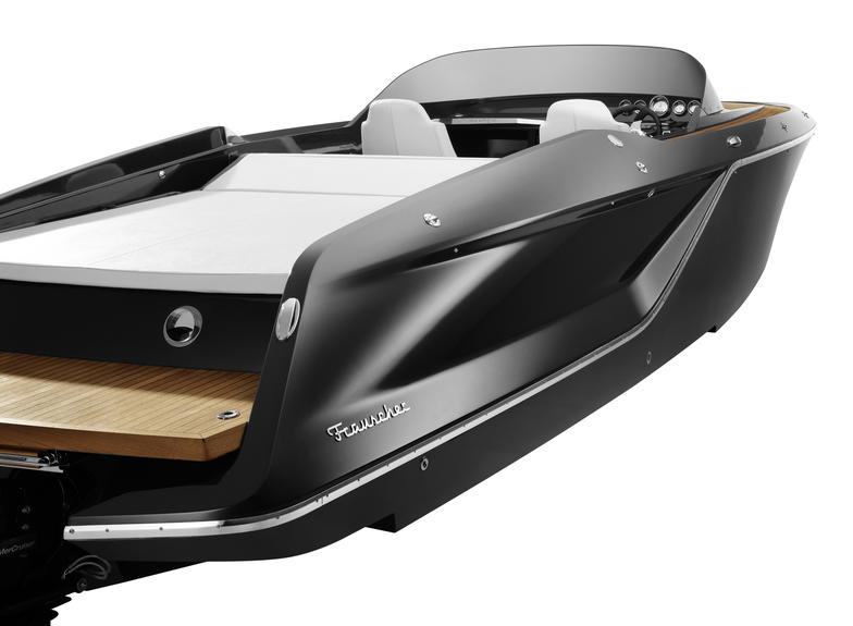 Sportlich elegant: Das neue Frauscher Designerboot Fantom 858