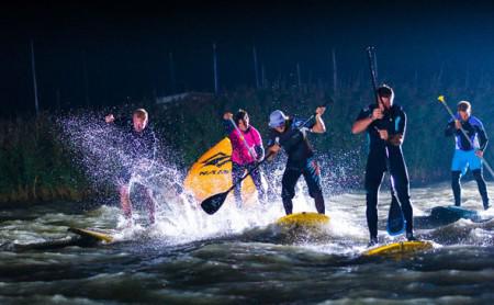Bei Flutlicht wird vor Publikum um den Meistertitel gekämpft