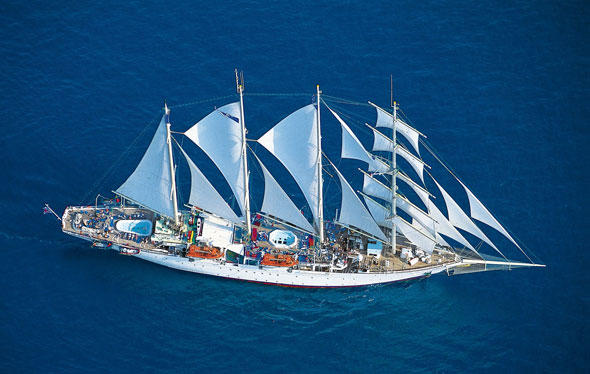 Die Star Flyer verwandelt sich im Juni 2013 in ein FKK-Schiff ¿ alle Gäste sind nackt. Ziel der Kreuzfahrt sind die Metropolen der Ostsee