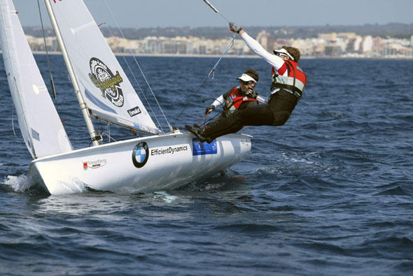 David Bargehr und Lukas Mähr peilen in Palma die Qualifikation für das Medal Race der besten Zehn an