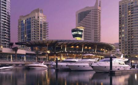 Wer in Dubais Stadtteil Marina etwas auf sich hält, kauft zum Luxus-Apartment die Motoryacht gleich dazu ¿ mit dem Liegeplatz vor dem Wohnzimmer