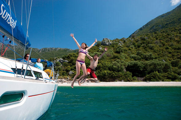 Bei der Familien-Flottille von Sunsail finden Kinder gleichaltrige Spielgefährten, außerdem ist eine eigene Animateurin mit von der Partie