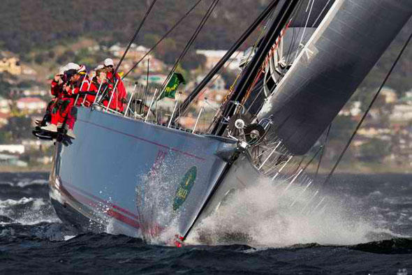 Wild Oats XI auf ihrem Weg zum Sieg