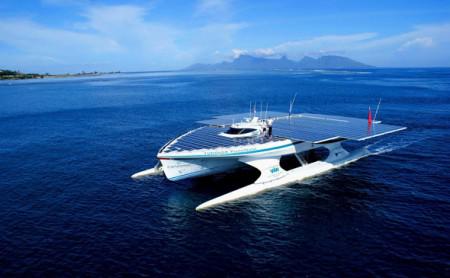 Mit Hilfe der Sonne um die Welt: Der Solar-Katamaran PlanetSolar ist im Ziel