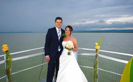 Segelaffine Paare wollen sich am Wasser trauen ¿ das Hochzeitsschiff macht es möglich