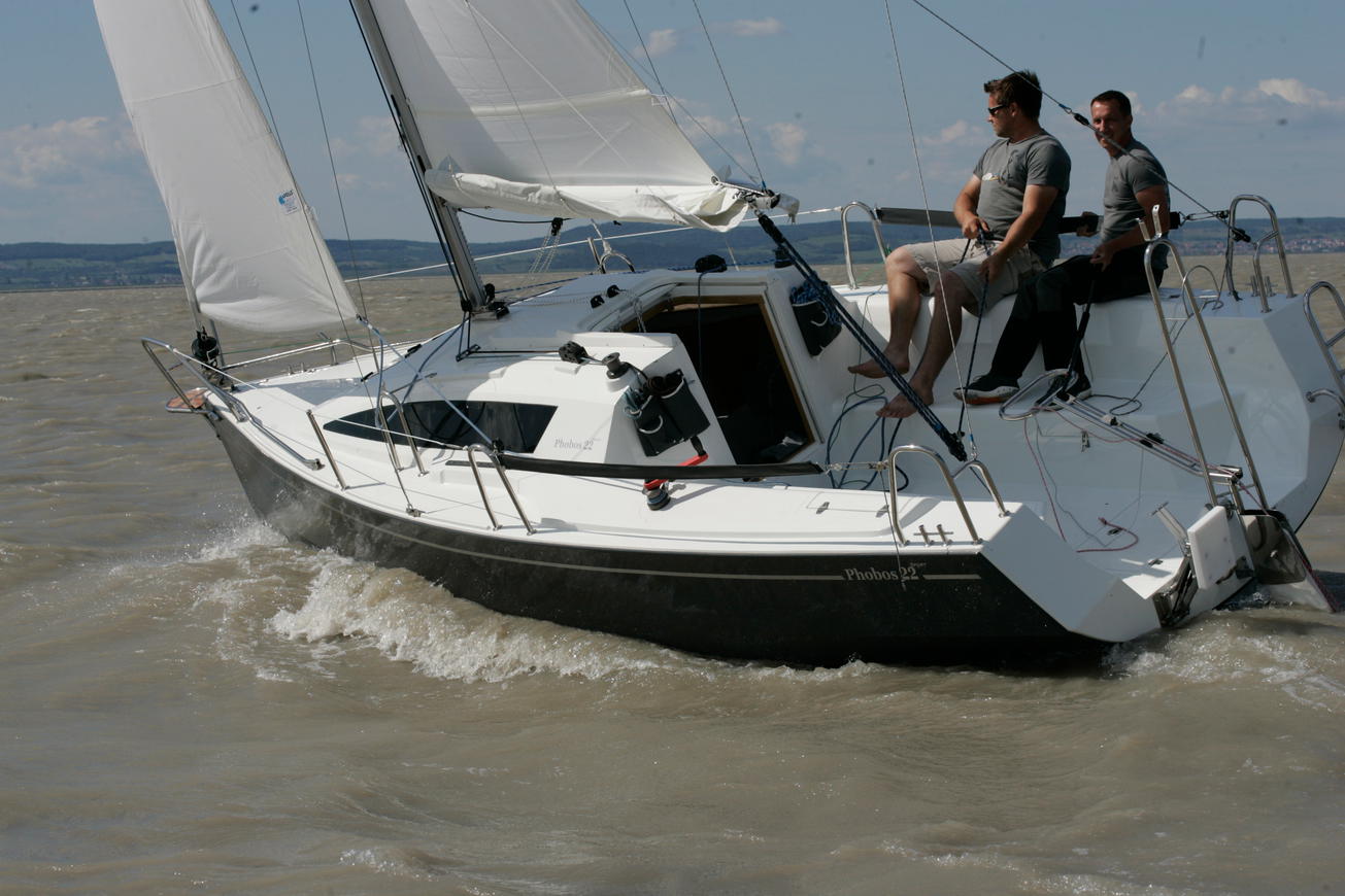 phobos 22 yacht